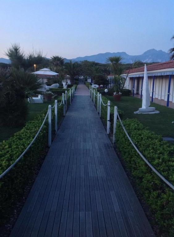 Bed & Breakfast Venezia Marina Di Carrara Exterior foto