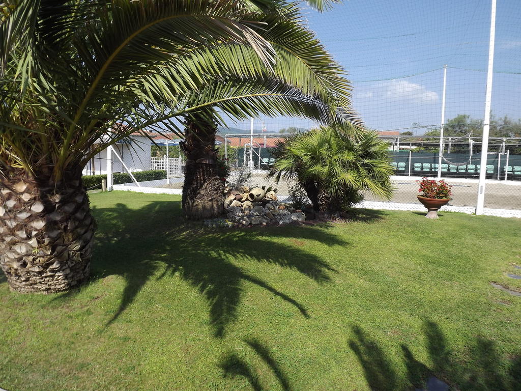 Bed & Breakfast Venezia Marina Di Carrara Exterior foto